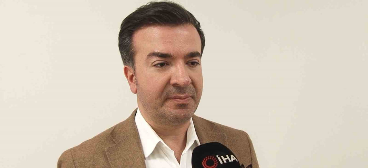 GASTROENTEROLOJİ UZMANI DOÇ. DR. SERDAR DURAK, MİDE VE KOLON KANSERLERİNİN ARTIK 20’Lİ YAŞLARDA DA...