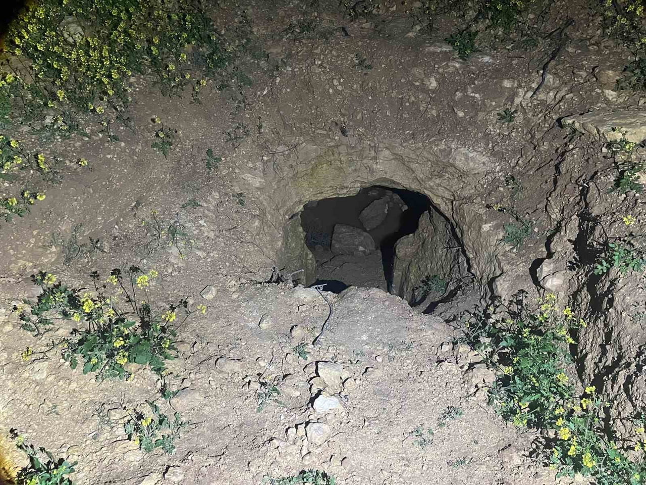 GAZİANTEP'TE DEFİNE BULMAK AMACIYLA İZİNSİZ KAZI YAPTIĞI TESPİT EDİLEN 2 ŞAHIS, JANDARMA...