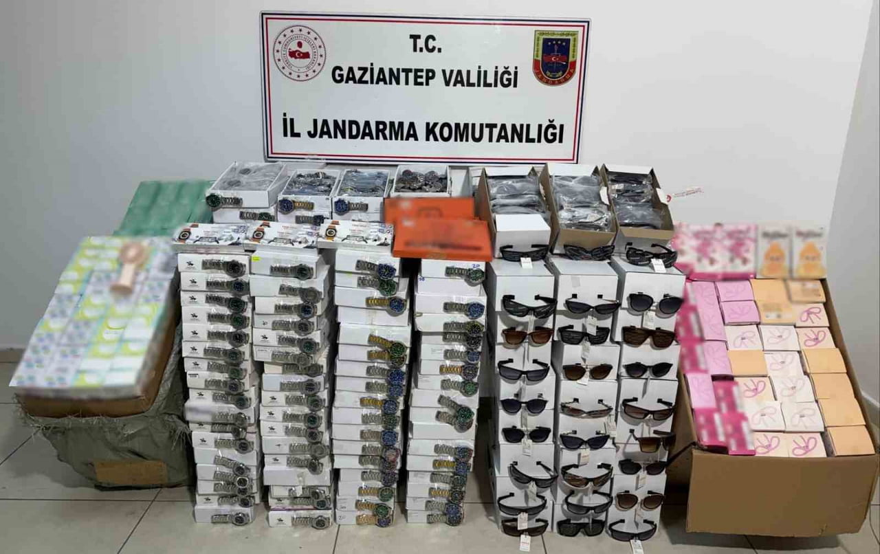GAZİANTEP'TE JANDARMA EKİPLERİNCE YAPILAN OPERASYONDA 4,5 MİLYON TL DEĞERİNDE GÜMRÜK KAÇAĞI...