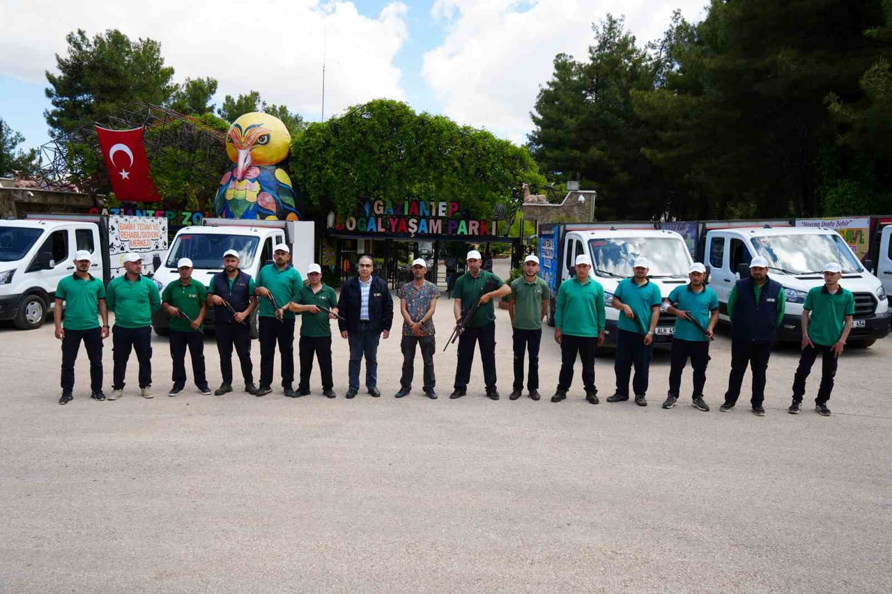 GAZİANTEP BÜYÜKŞEHİR BELEDİYESİ TARAFINDAN OLUŞTURULAN "KURBAN YAKALAMA TİMİ", YAKLAŞAN KURBAN...