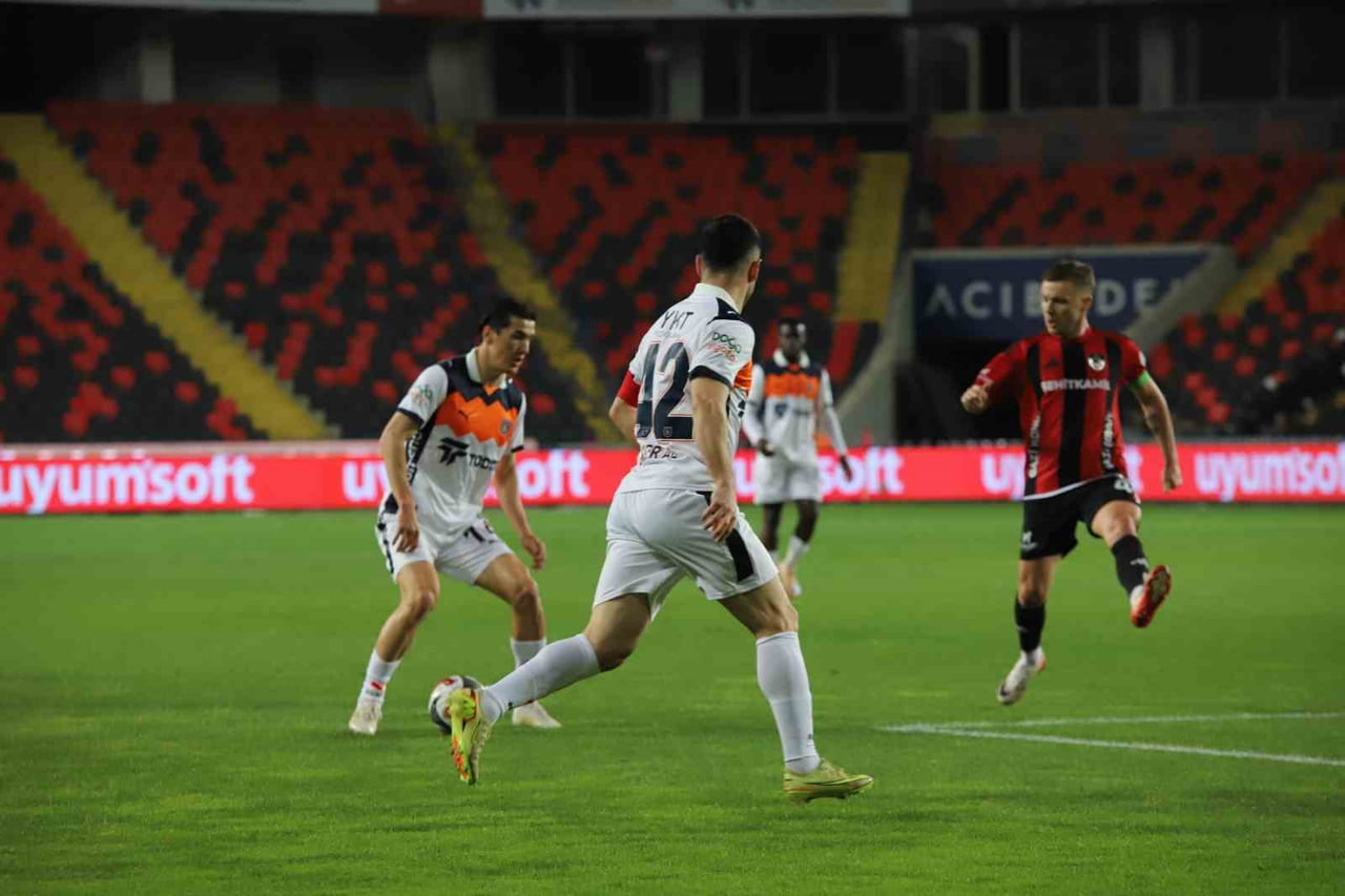 GAZİANTEP FUTBOL KULÜBÜ, TRENDYOL SÜPER LİG'İN 34. HAFTASINDA BAŞAKŞEHİR'İ AĞIRLIYOR....