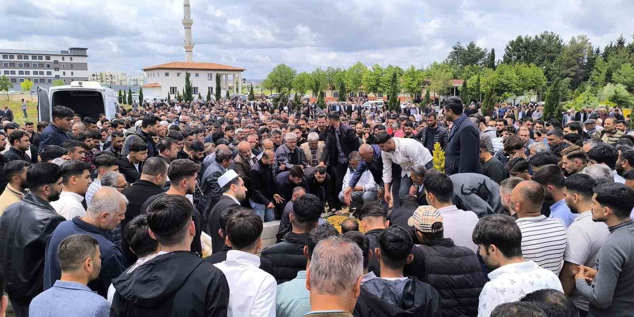 GAZİANTEP’İN ARABAN İLÇESİNDE ÖNCEKİ GÜN ELEKTRİK AKIMINA KAPILARAK HAYATINI KAYBEDEN ŞERİF PERİ...