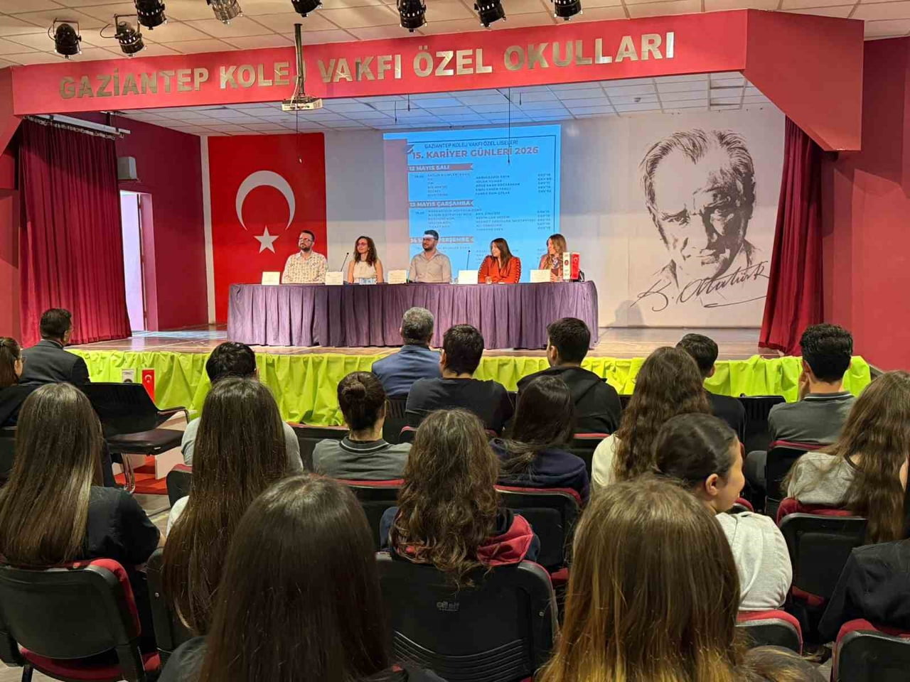 GAZİANTEP KOLEJ VAKFI ÖZEL LİSELERİNDE DÜZENLENEN KARİYER GÜNLERİ ETKİNLİKLERİNE KATILAN GKV ÖZEL...