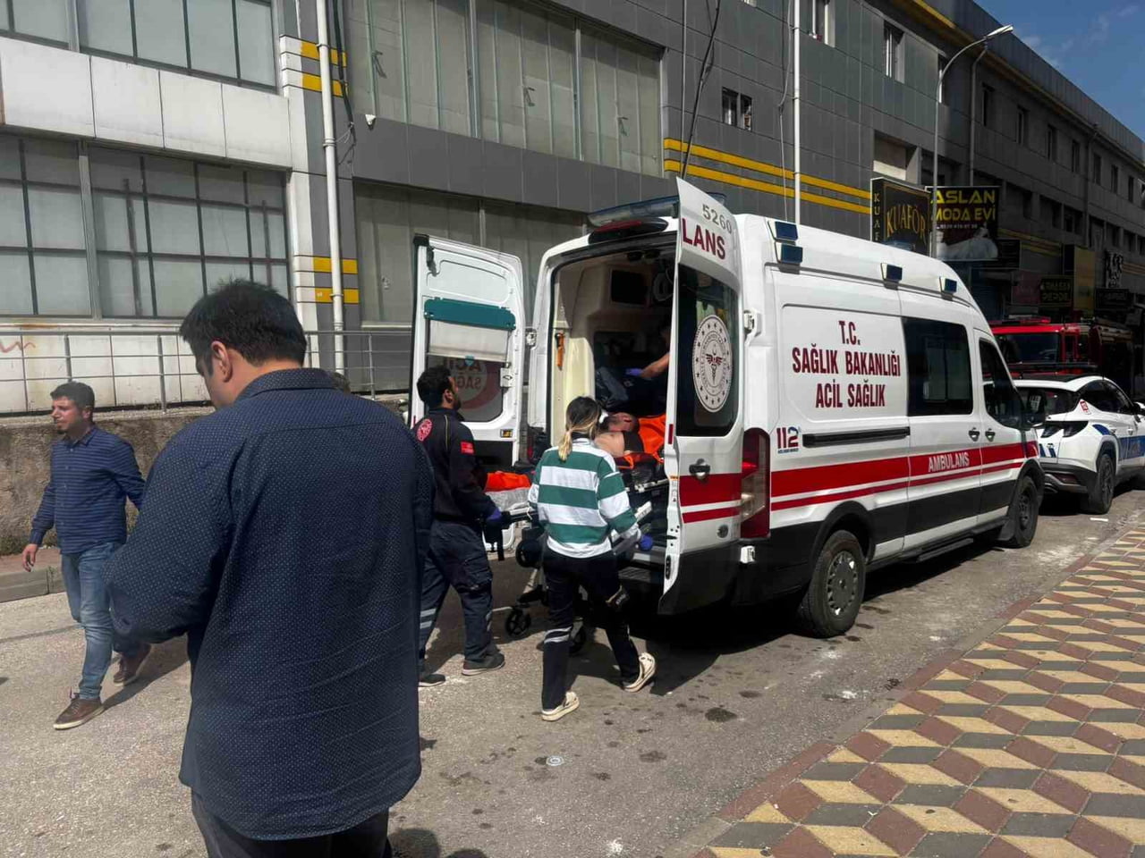 GAZİANTEP’TE CEZAEVİNDEN ÇIKAN BİR ŞAHSIN EŞİNİ REHİN ALMASI MAHALLEDE PANİĞE NEDEN OLDU. POLİS...