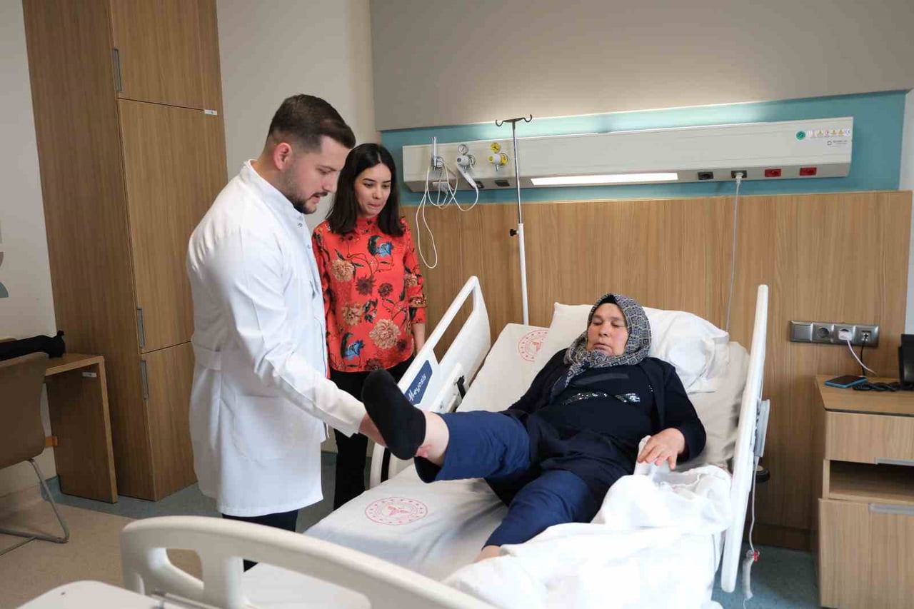 GAZİANTEP’TE İLAÇ TEDAVİSİNE VE DEFALARCA AMELİYAT OLMASINA RAĞMEN KRONİK AĞRILARI NEDENİYLE 5...