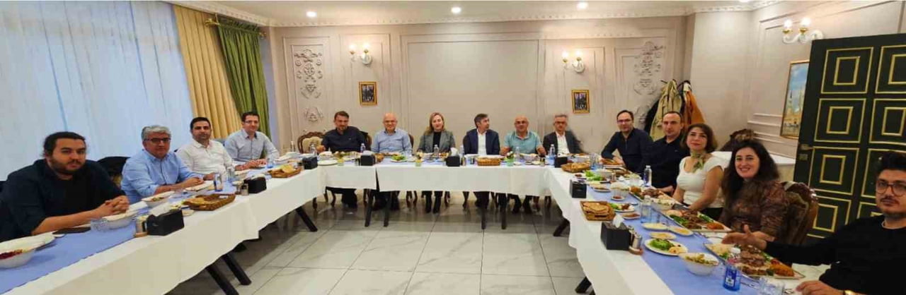 GAZİANTEP ÜNİVERSİTESİ (GAÜN) HASTANESİ MEDİKAL VE CERRAHİ ENDOKRİN KONSEYİ TARAFINDAN "TİROİD...