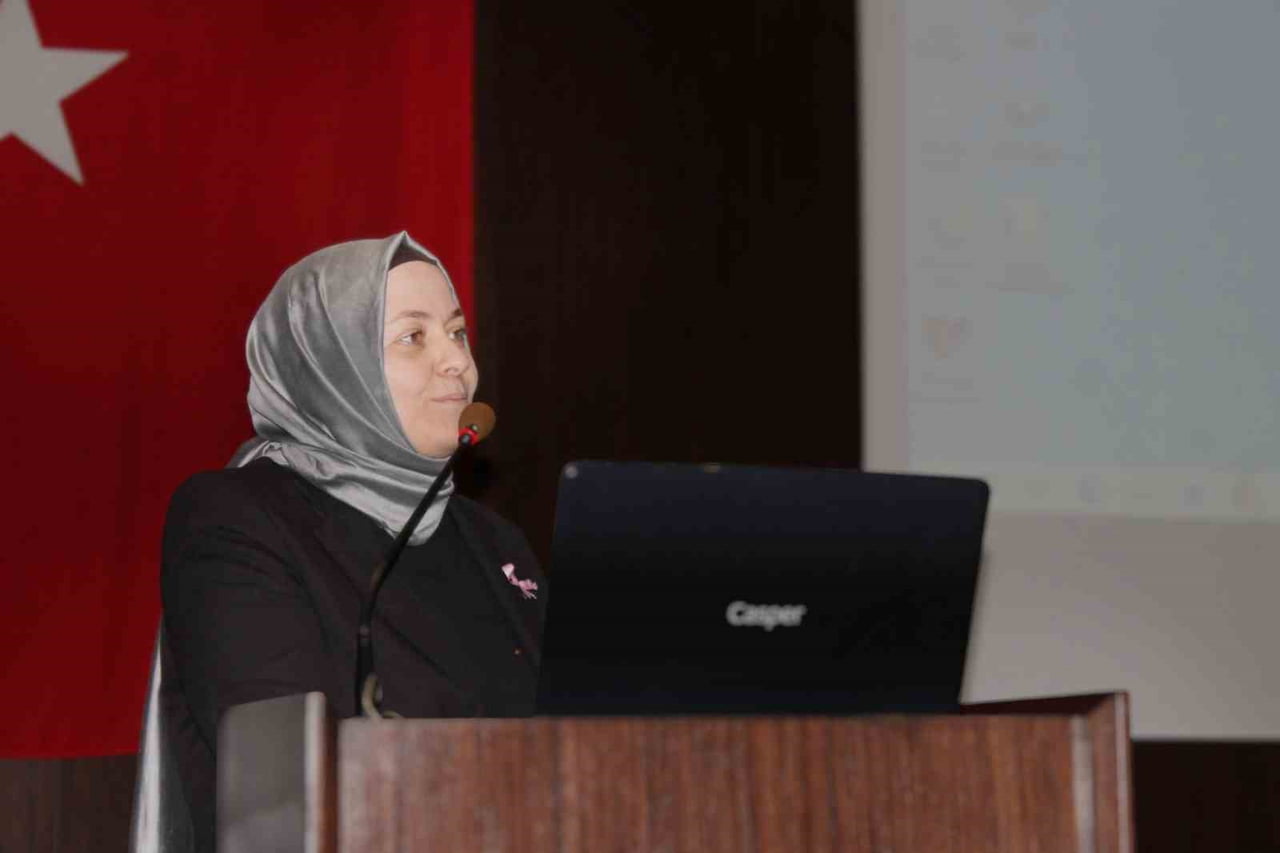 GAZİANTEP ÜNİVERSİTESİ (GAÜN) HASTANESİ’NDE DÜNYA EBELER GÜNÜ KAPSAMINDA "GELECEĞE YATIRIM: BİR...