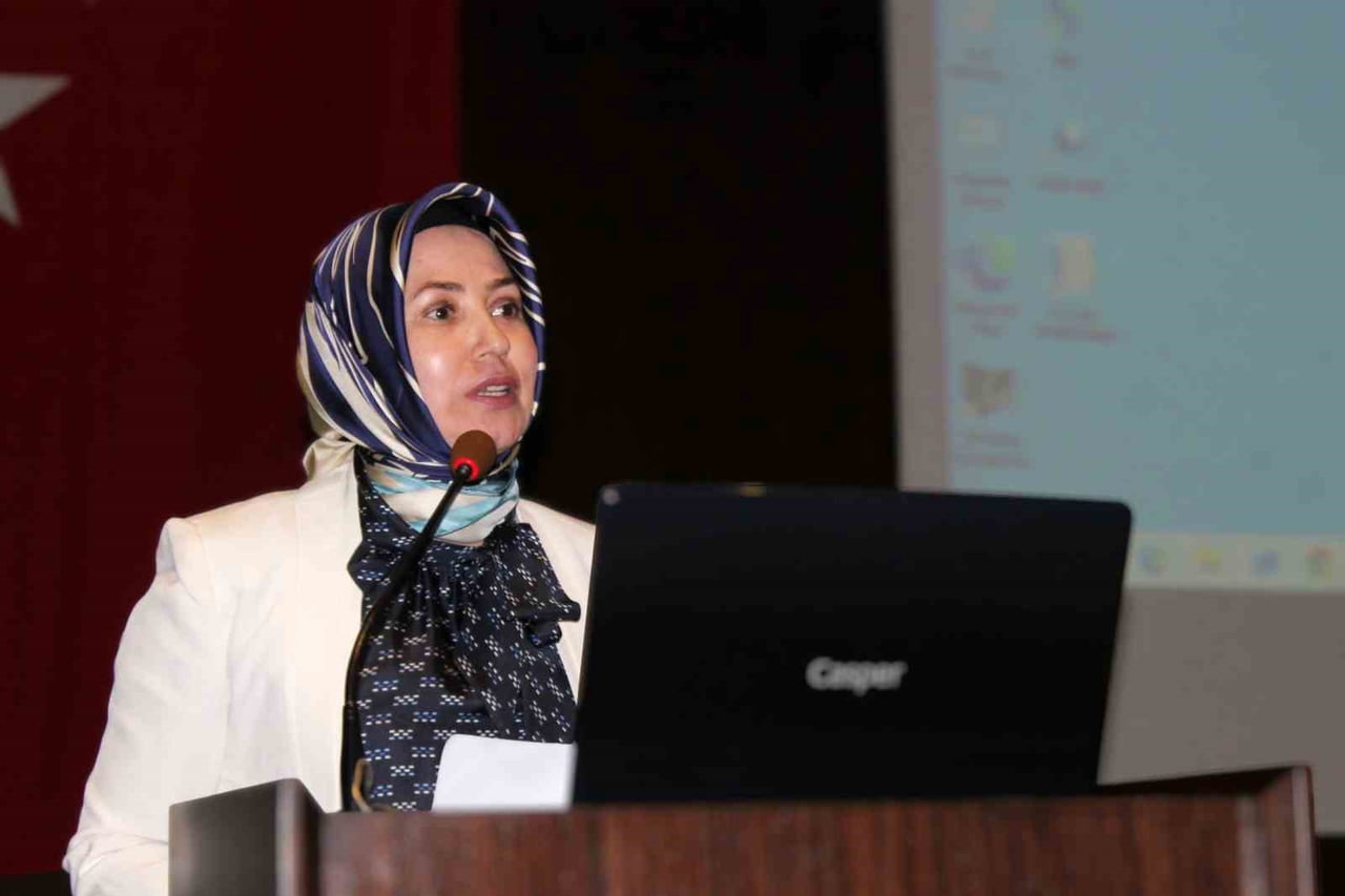 GAZİANTEP ÜNİVERSİTESİ (GAÜN) HASTANESİ’NDE DÜNYA EBELER GÜNÜ KAPSAMINDA "GELECEĞE YATIRIM: BİR...