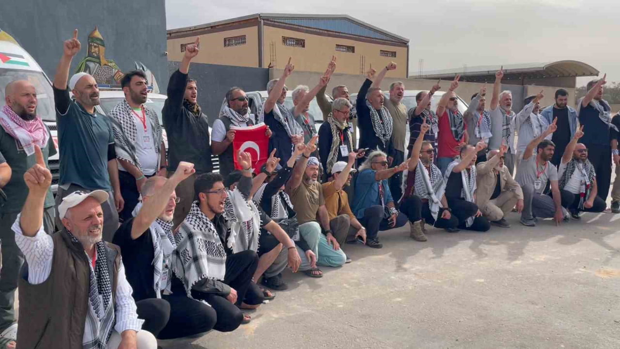 GAZZE'YE İNSANİ YARDIM ULAŞTIRMAK AMACIYLA OLUŞTURULAN VE 40 ÜLKEDEN YAKLAŞIK 400 AKTİVİSTİN YER...