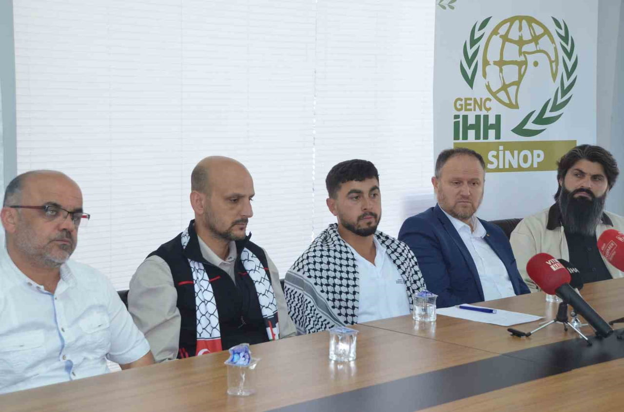 GAZZE’YE İNSANİ YARDIM GÖTÜREN KÜRESEL SUMUD FİLOSU’NUN SİNOPLU KAPTANI TAHSİN ÜNLÜ, SİNOP İHH İL...