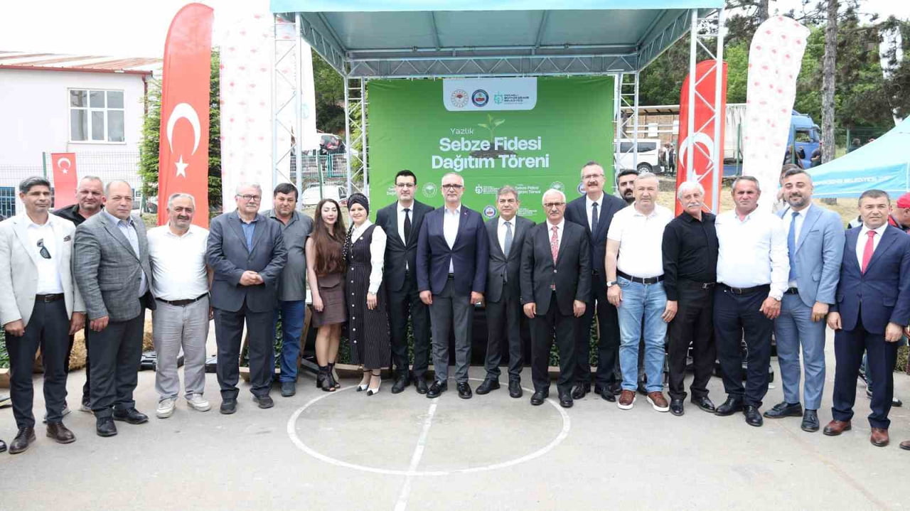GEBZE'DE TARIMSAL ÜRETİMİ ARTIRMAK VE ÇİFTÇİNİN ÜZERİNDEKİ MALİYET YÜKÜNÜ HAFİFLETMEK AMACIYLA...