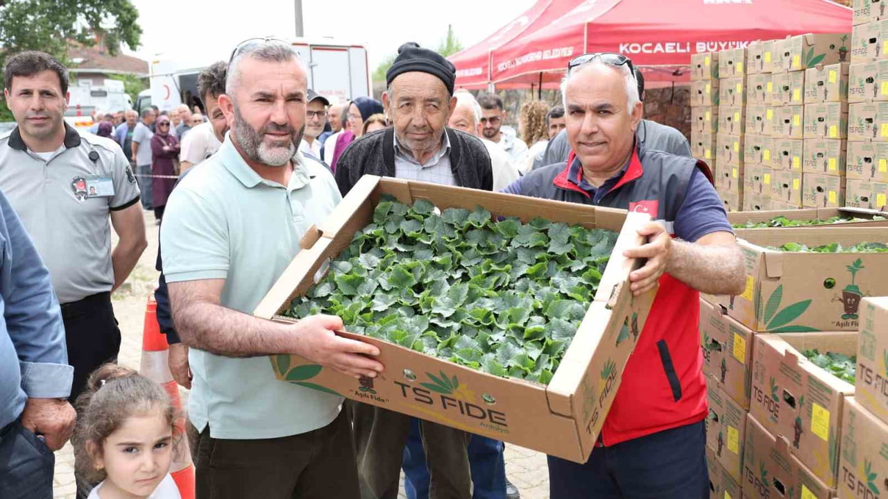 GEBZE'DE TARIMSAL ÜRETİMİ ARTIRMAK VE ÇİFTÇİNİN ÜZERİNDEKİ MALİYET YÜKÜNÜ HAFİFLETMEK AMACIYLA...