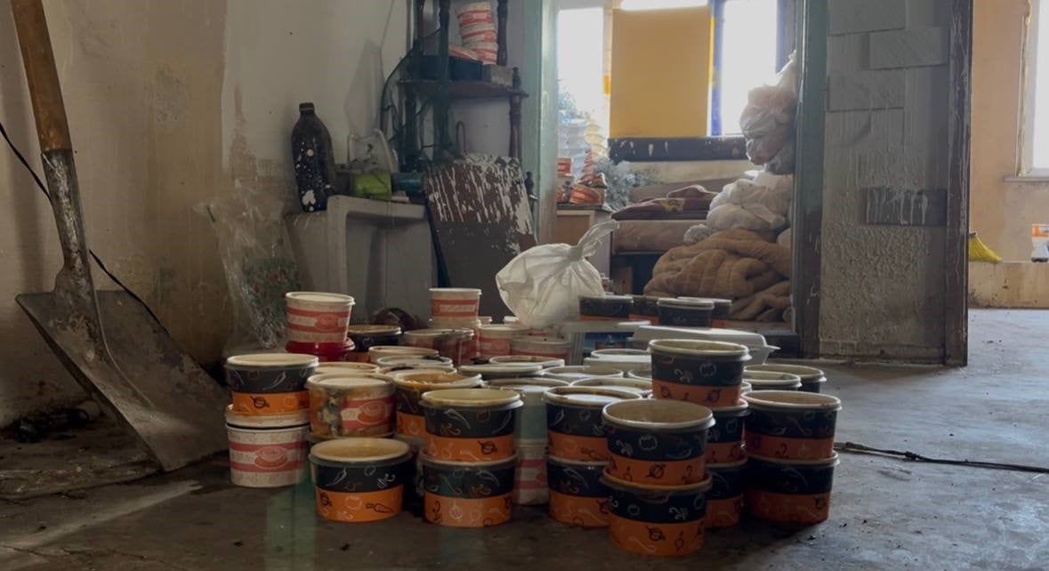 GEBZE İLÇESİ MUSTAFAPAŞA MAHALLESİ'NDE APARTMAN DAİRESİNDE YAŞAYAN 60 YAŞINDAKİ S.K., İHBARLA EVE...