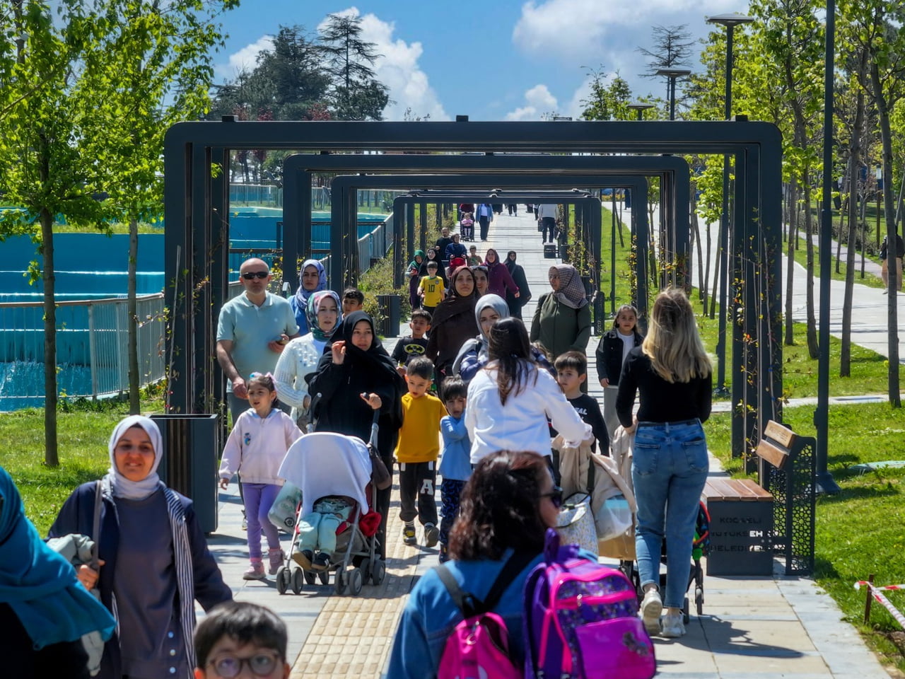 GEBZE MİLLET BAHÇESİ, BAHARIN GELİŞİYLE BİRLİKTE YÜRÜYÜŞ YOLLARI, BİYOLOJİK GÖLETİ, SPOR ALANLARI...