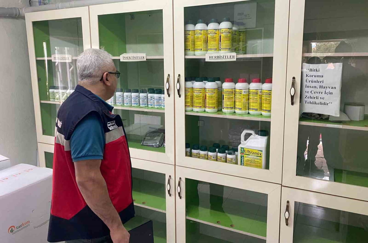 GEDİZ'DE BİTKİ KORUMA ÜRÜNLERİ BAYİLERİNE YÖNELİK DENETİM