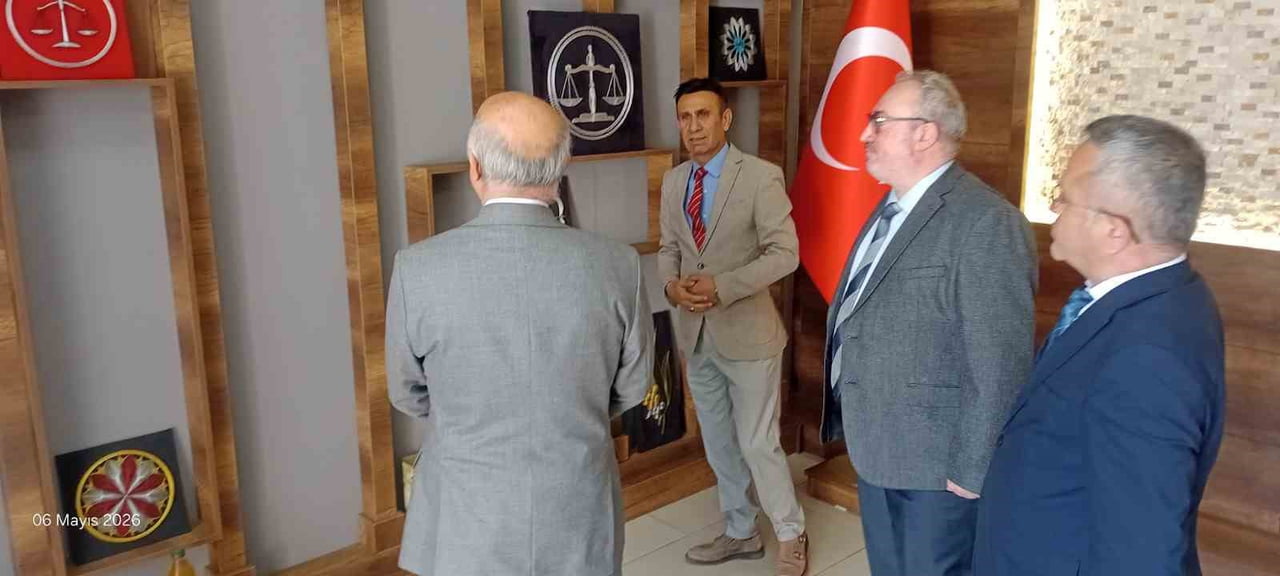 GEMLİK KAYMAKAMI OSMAN ASLAN CANBABA İLE GEMLİK MESLEK YÜKSEKOKULU MÜDÜRÜ DOÇ. DR. METİN BİLGİN...