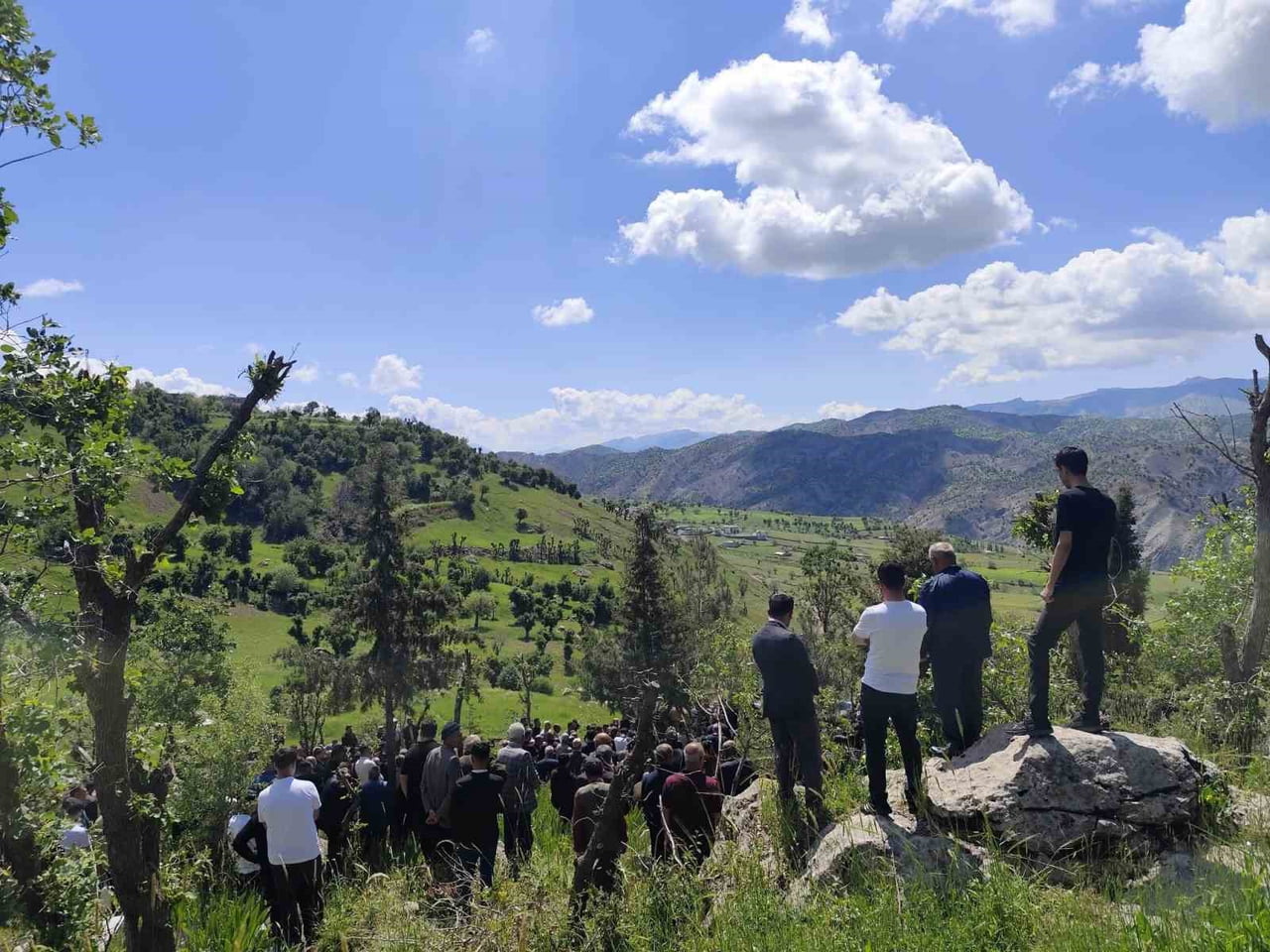 GENÇ YAŞTA HAYATINI KAYBEDEN ANIK'IN VEFAT HABERİ AİLESİ, YAKINLARI VE OKUL ARKADAŞLARINI YASA...