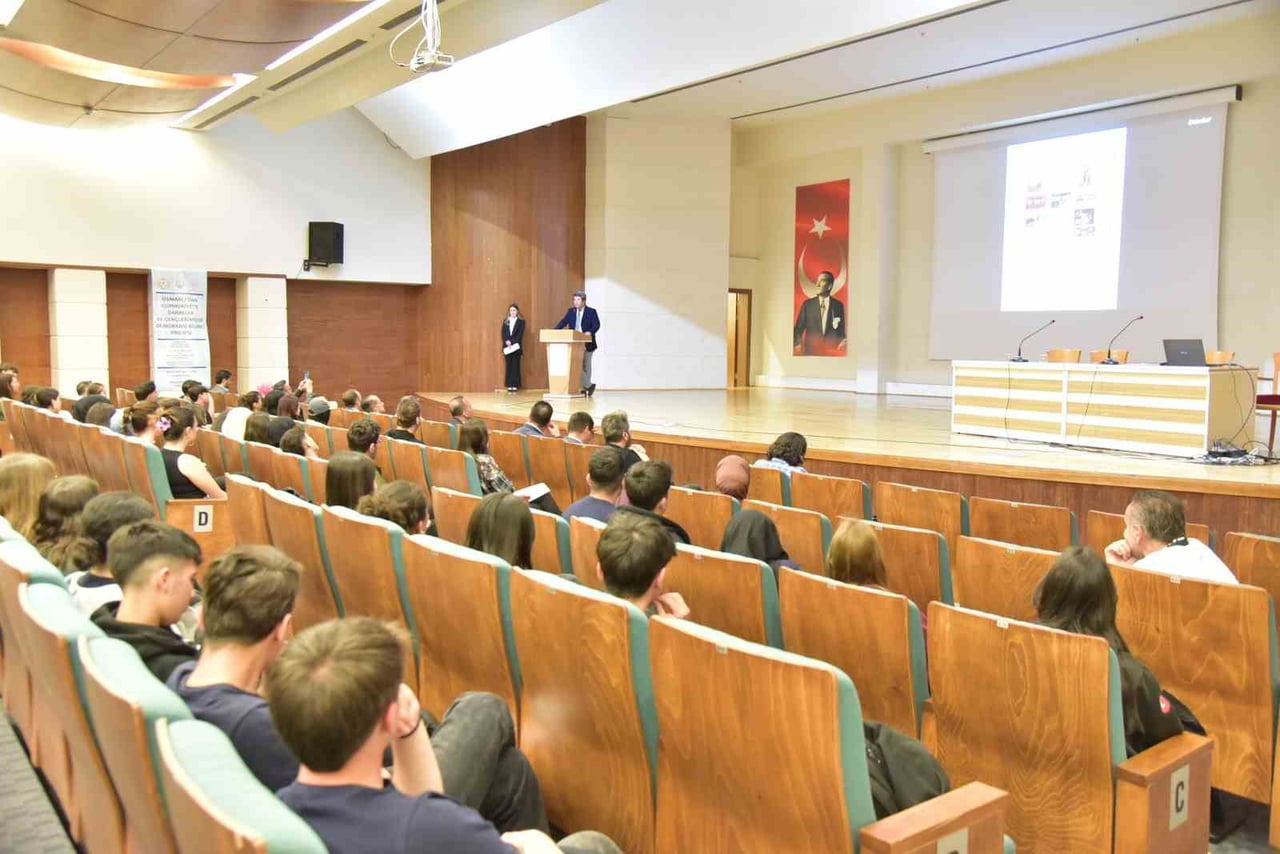 GENÇLERDE DEMOKRASİ BİLİNCİNİN GELİŞİMİ İÇİN DÜZENLENEN PROJE MSKÜ’DE TAMAMLANDI