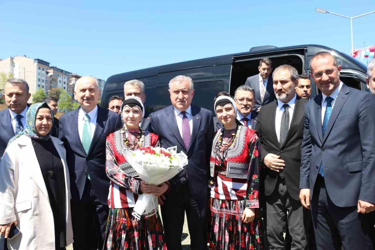 GENÇLİK VE SPOR BAKANI OSMAN AŞKIN BAK, TRABZON’UN AKÇAABAT İLÇESİ YAYLACIK MAHALLESİ'NDE YAPIMI...