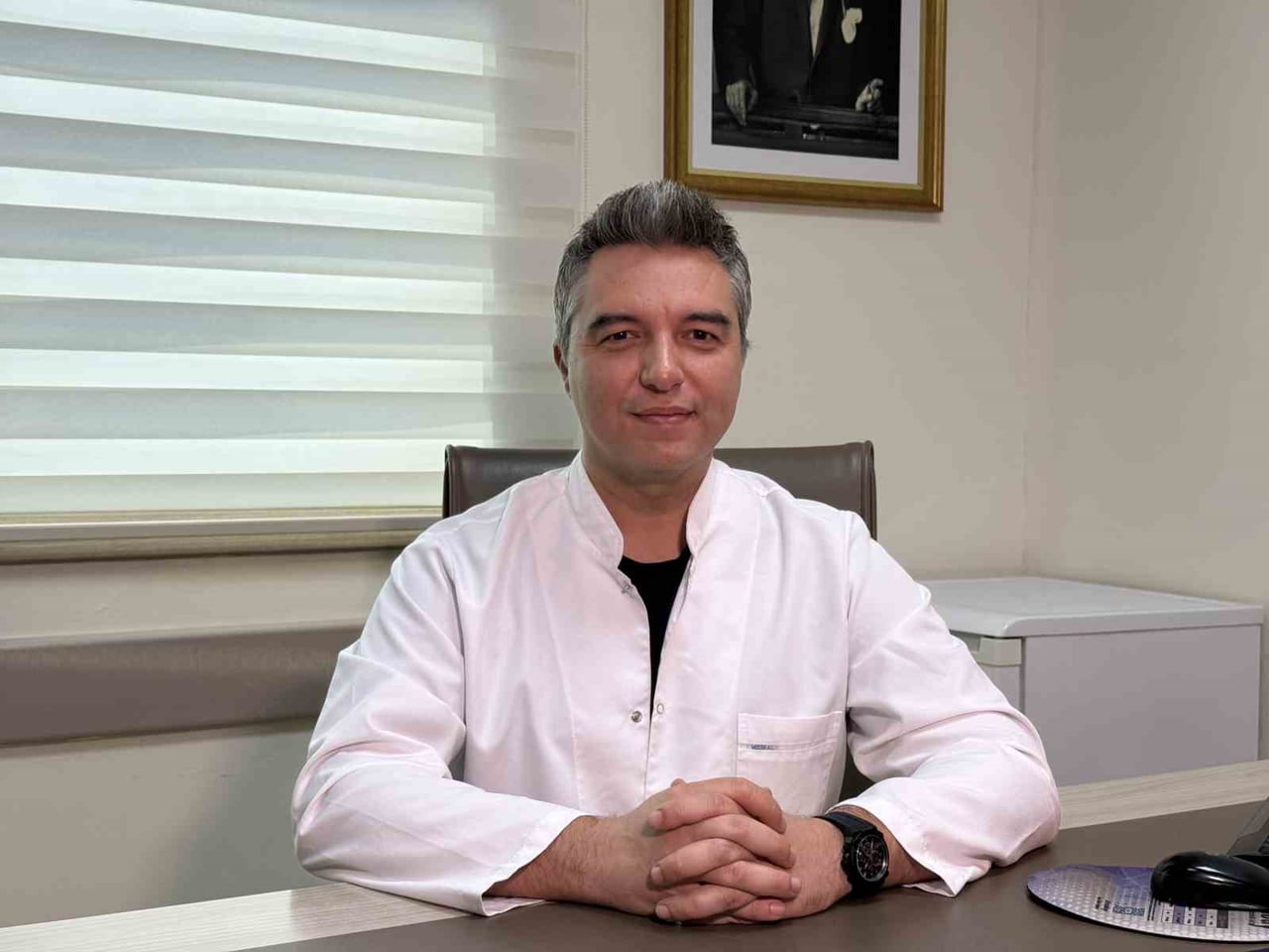 GENEL CERRAHİ UZMANI DOÇ. DR. AHMET SÜREK