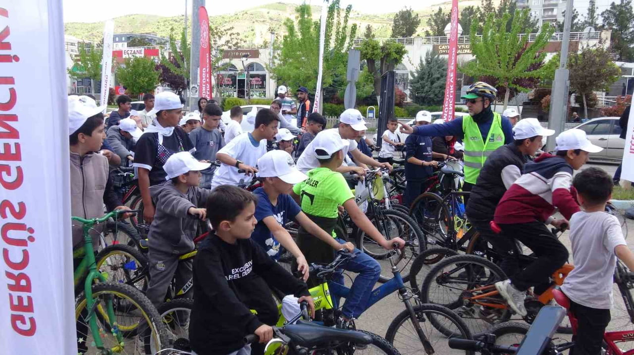GERCÜŞ’TE BAHAR COŞKUSU: DOĞA, SPOR VE MÜZİK BİR ARADA