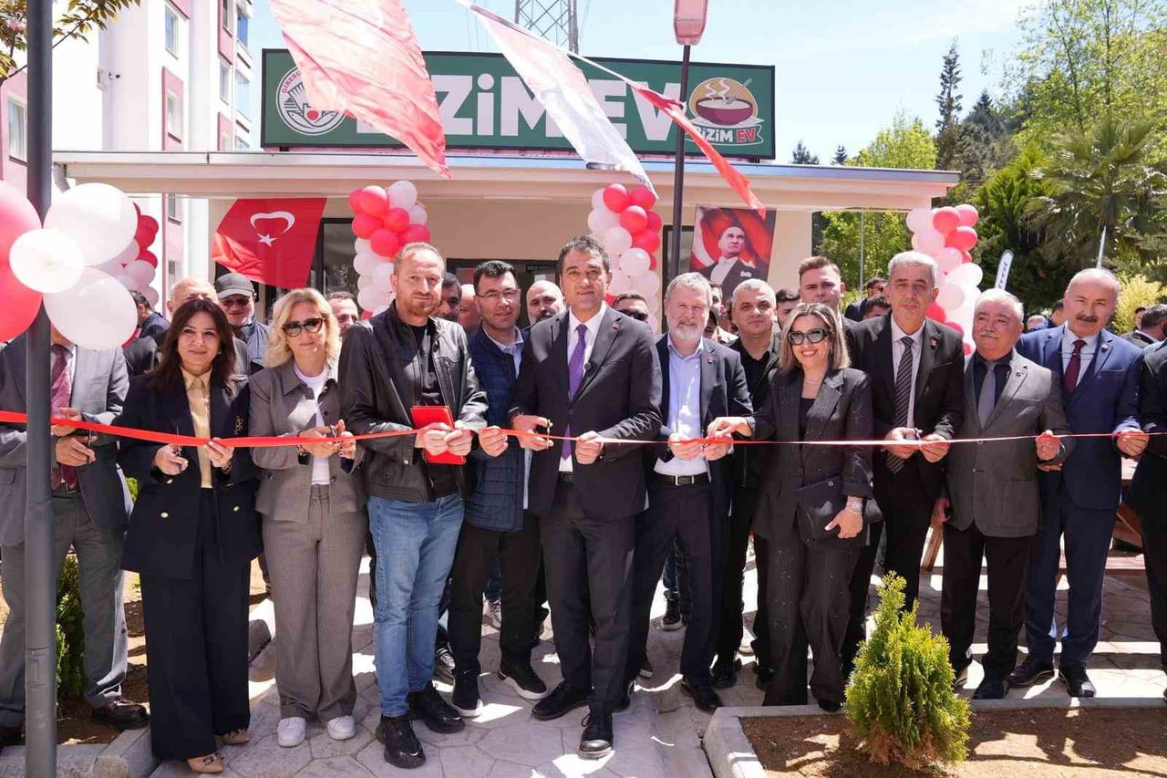 GİRESUN BELEDİYESİ TARAFINDAN ÜNİVERSİTE ÖĞRENCİLERİNE YÖNELİK HAZIRLANAN VE ÜCRETSİZ ÇORBA...