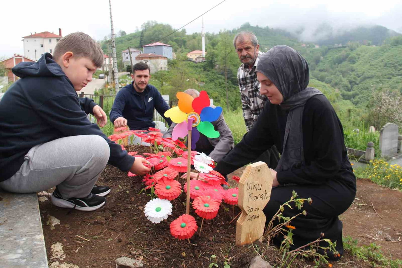 GİRESUN’DA İKİ GRUP ARASINDA ÇIKAN TARTIŞMAYI AYIRMAK İSTERKEN BIÇAKLANARAK HAYATINI KAYBEDEN 18...