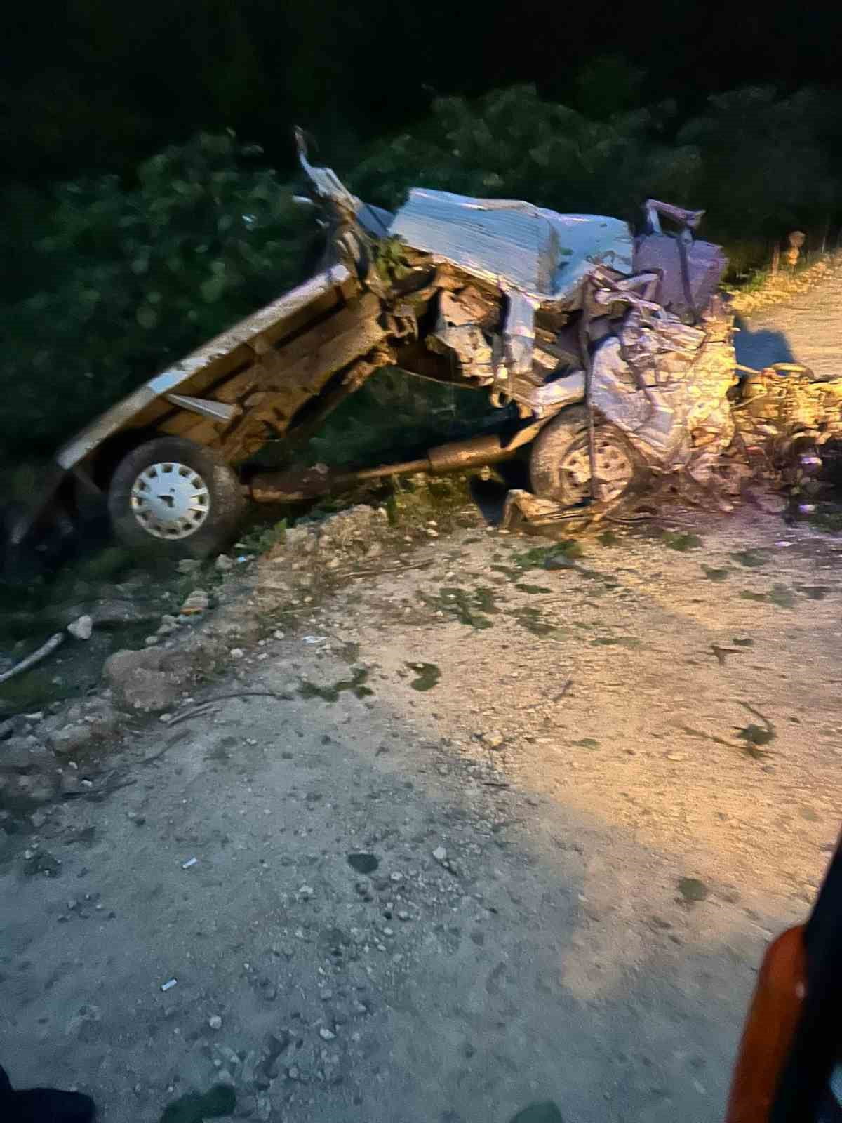 GİRESUN’UN GÜCE İLÇESİNDE SÜRÜCÜSÜNÜN DİREKSİYON HAKİMİYETİNİ KAYBETTİĞİ ARAÇ, YÜZLERCE METRE...