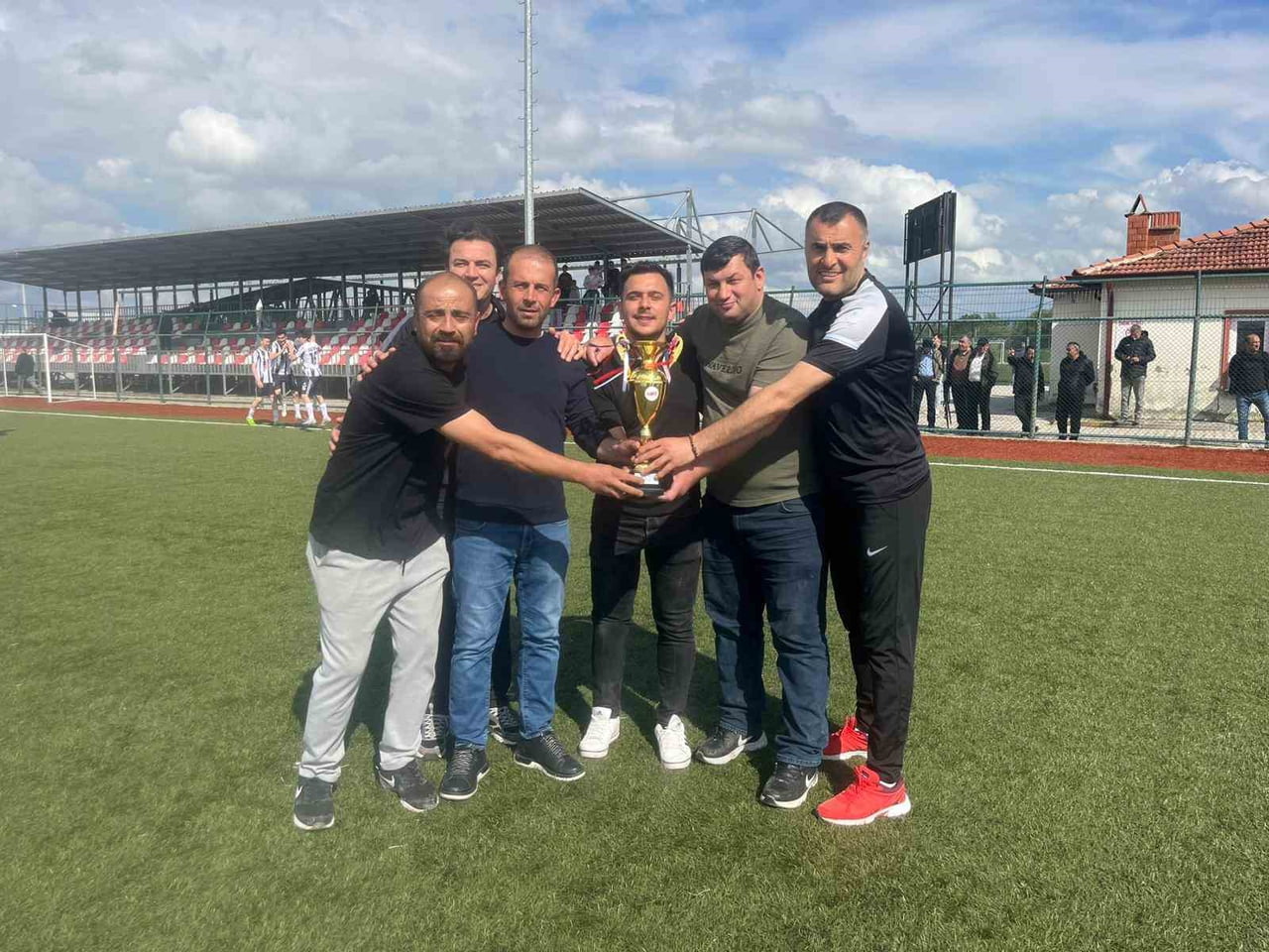 GÖBELSPOR, KUPASINA KAVUŞTU