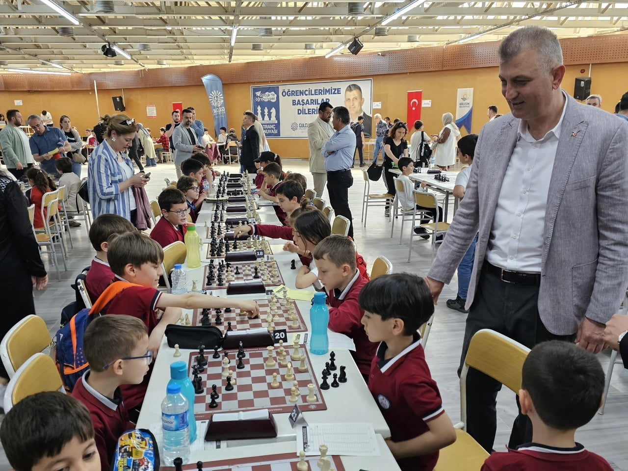 GÖLCÜK'TE 235 ÖĞRENCİNİN STRATEJİ VE ZEKA DOLU HAMLELERİYLE YARIŞACAĞI 11. OKULLAR ARASI SATRANÇ...