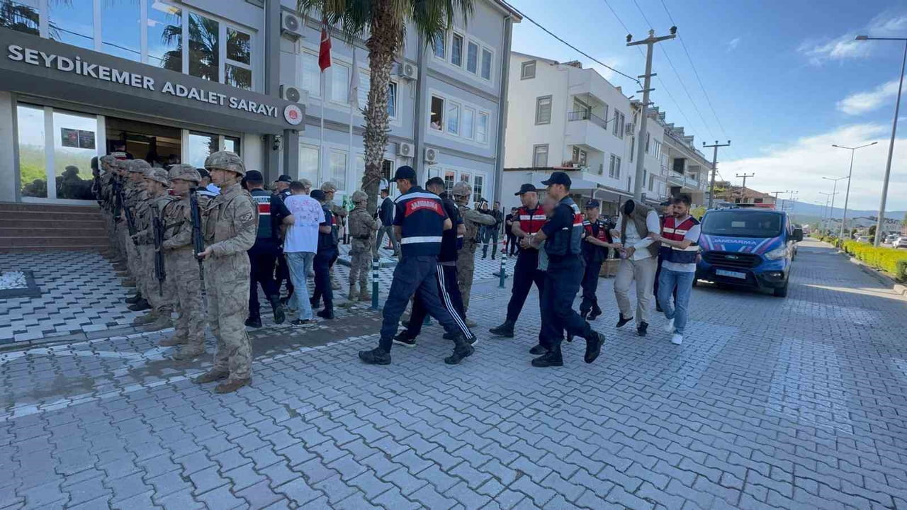 GÖZALTINA ALINAN 12 ŞÜPHELİDEN 10'U TUTUKLANDI