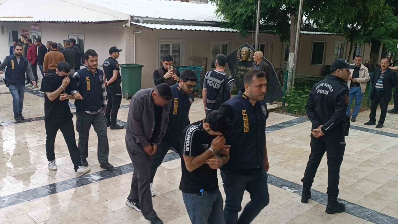 GÖZALTINA ALINAN 18 ZANLI ADLİYEYE SEVK EDİLDİ.