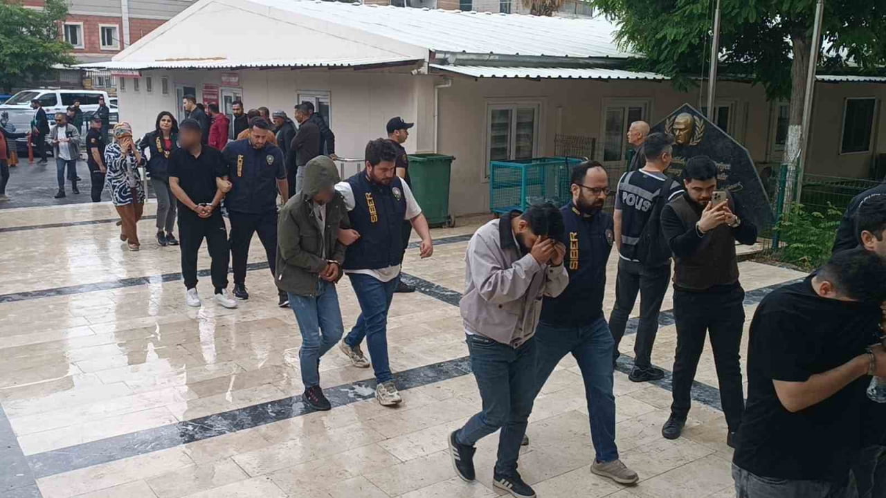 GÖZALTINA ALINAN 18 ZANLI ADLİYEYE SEVK EDİLDİ.