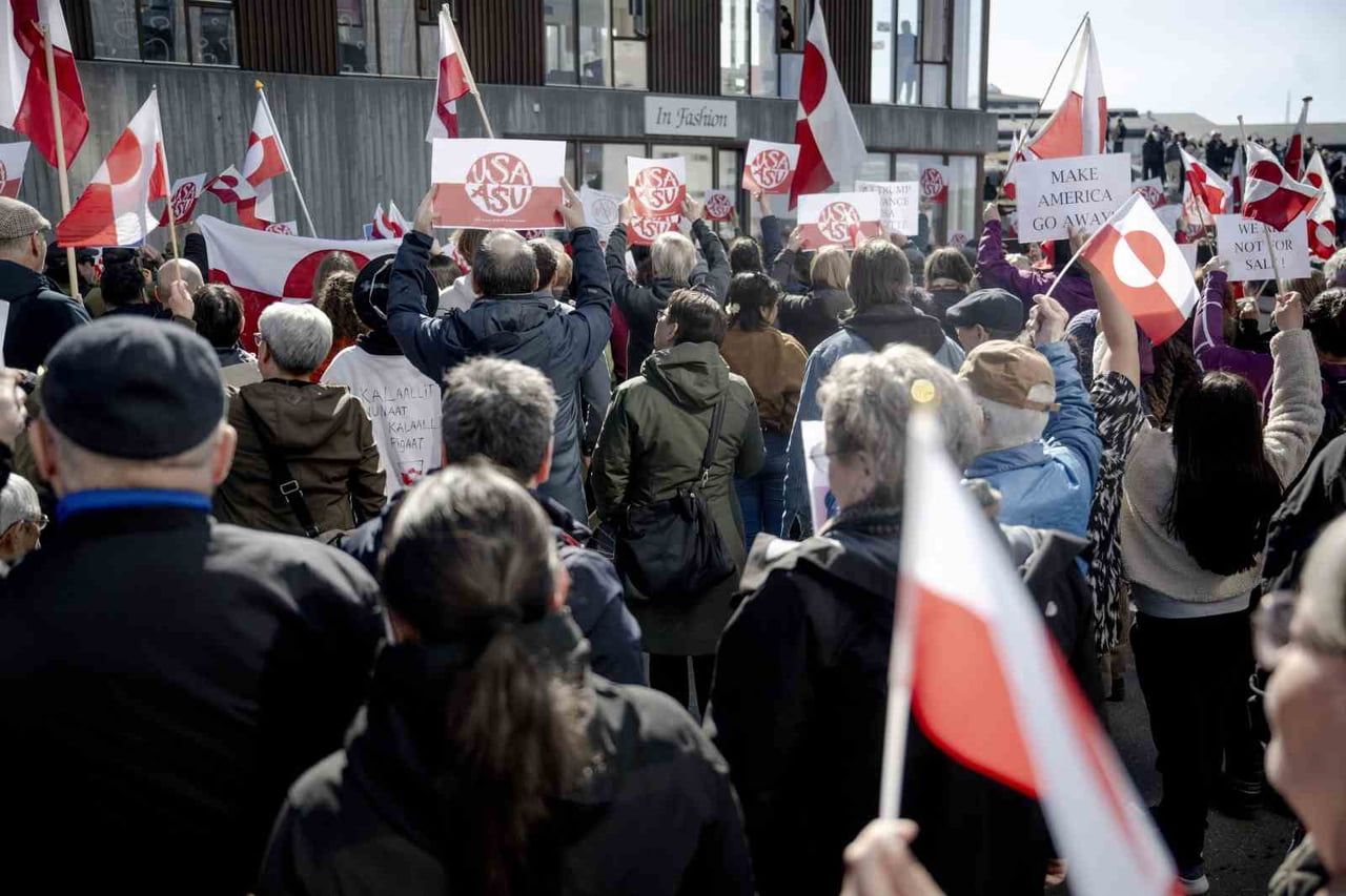 GRÖNLAND'IN BAŞKENTİ NUUK'TA ABD'NİN YENİ KONSOLOSLUK BİNASININ AÇILIŞI SIRASINDA BİR ARAYA GELEN...