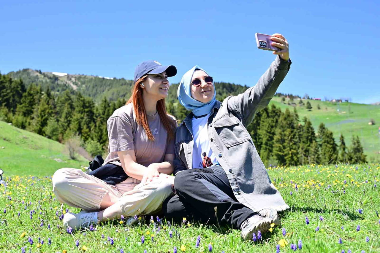 GÜMÜŞHANE DAĞCILIK, DOĞA SPORLARI VE GENÇLİK KULÜBÜ DERNEĞİ (GÜDAK) ÜYESİ 62 SPORCU, BAHARIN...
