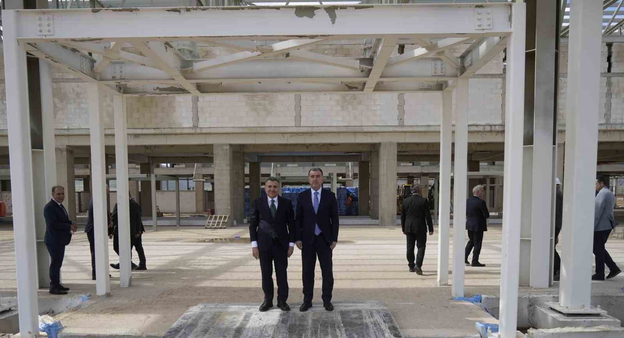 GÜMÜŞHANE VALİSİ CEVDET ATAY (SOLDA) VE BAYBURT VALİSİ MUSTAFA ELDİVAN(SAĞDA) PROJE ALANINDA...