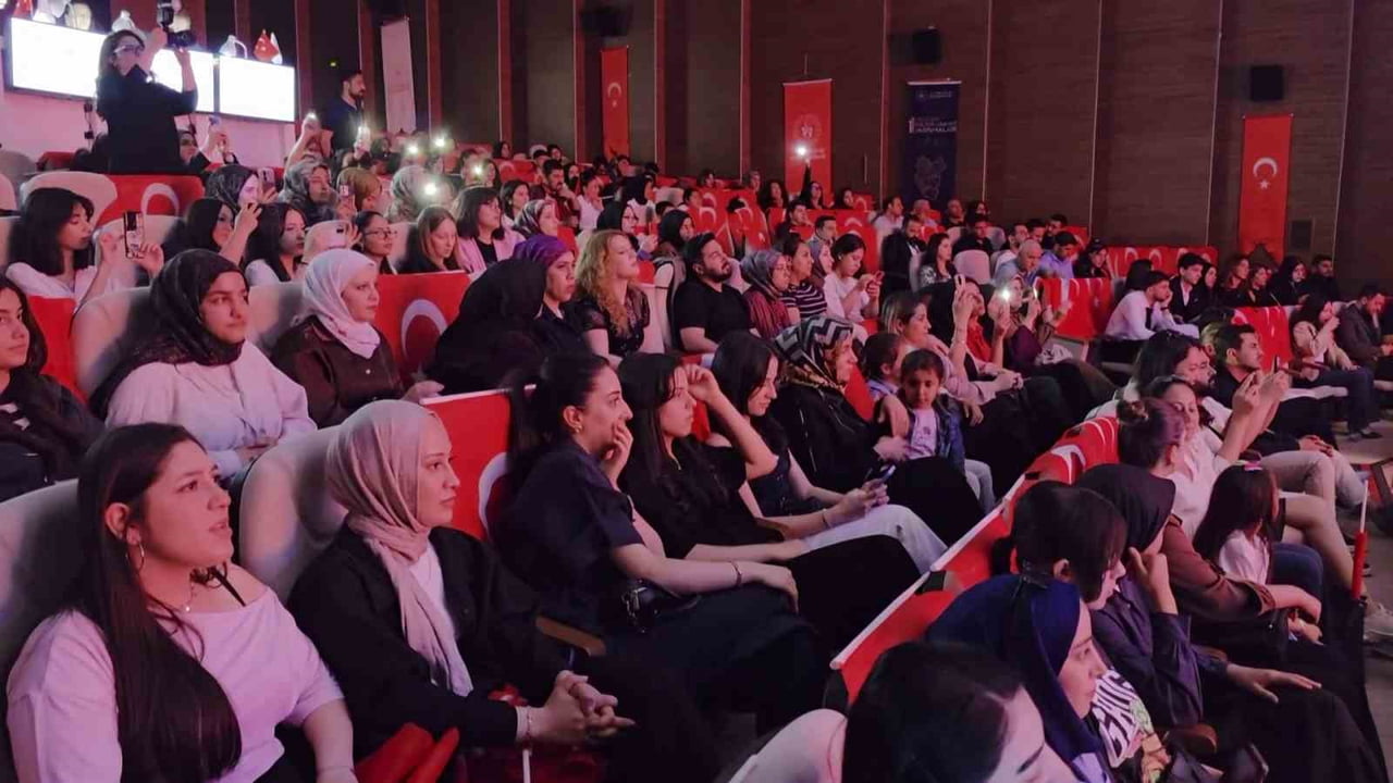 GÜNEYDOĞU ANADOLU’NUN KÜLTÜR VE SANATSEVER GENÇLERİ ADIYAMAN’DA BULUŞTU. GENÇLER, BİLGİLERİNİ VE...