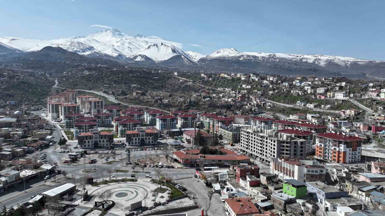 HACILAR BELEDİYE BAŞKANI BİLAL ÖZDOĞAN; İLÇEDE 3. ETAP KENTSEL DÖNÜŞÜM ÇALIŞMALARININ ARALIKSIZ...