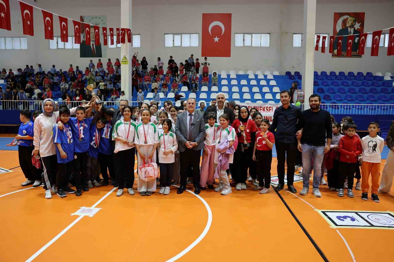 HACILAR BELEDİYE BAŞKANI BİLAL ÖZDOĞAN; İLÇEDE DÜZENLENEN GELENEKSEL ÇOCUK OYUNLARI FESTİVALİ'Nİ...