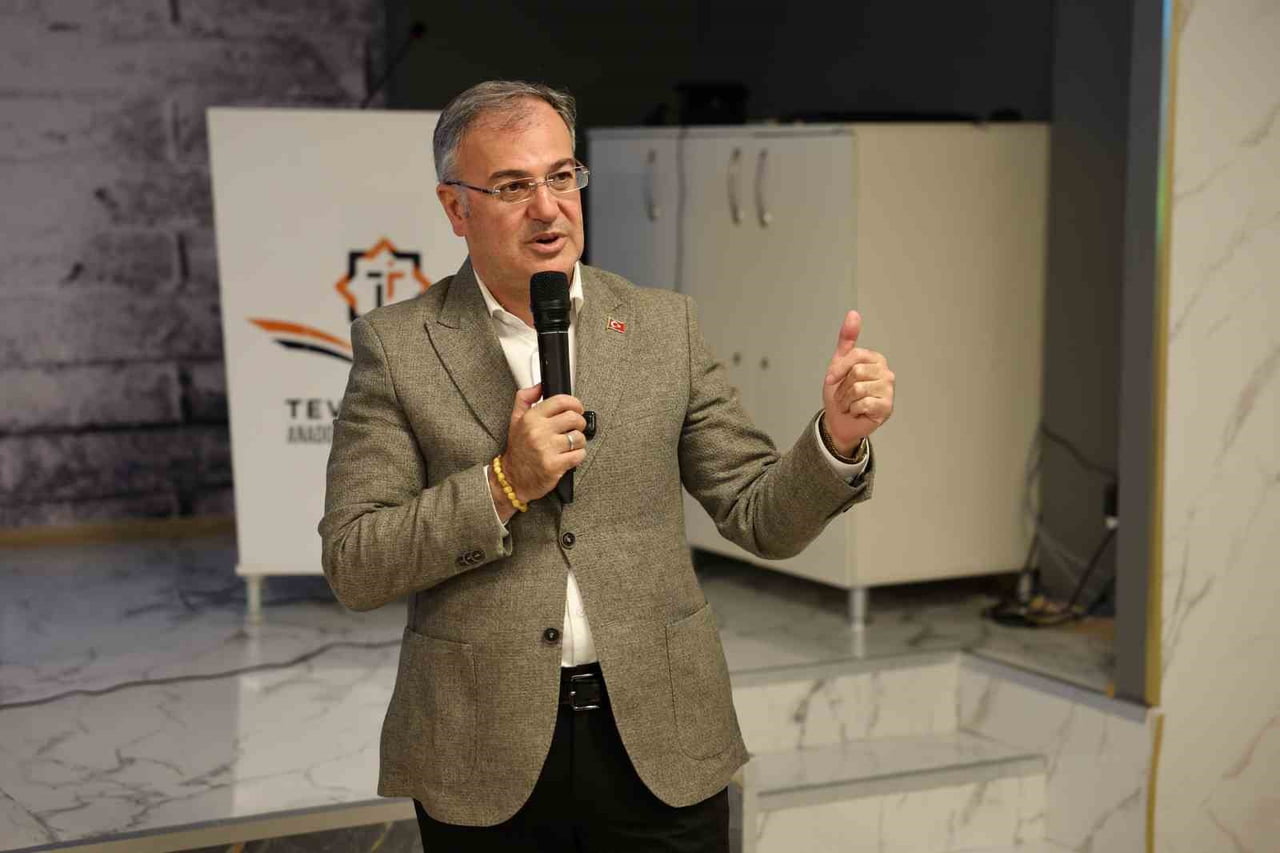 HACILAR BELEDİYE BAŞKANI BİLAL ÖZDOĞAN, TEVFİK İLERİ İMAM HATİP OKULLARI TARAFINDAN DÜZENLENEN...