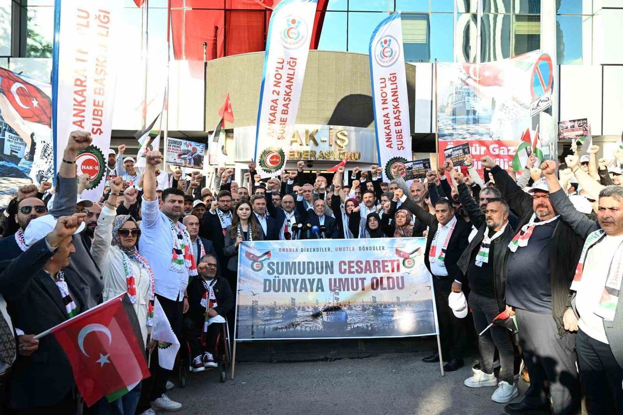 HAK-İŞ GENEL BAŞKANI MAHMUT ARSLAN COŞKUYLA KARŞILANDI