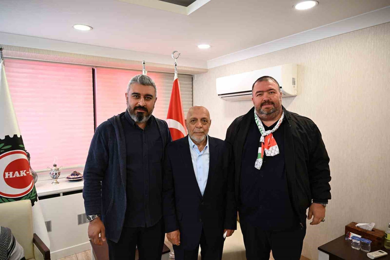 HAK-İŞ GENEL BAŞKANI MAHMUT ARSLAN COŞKUYLA KARŞILANDI