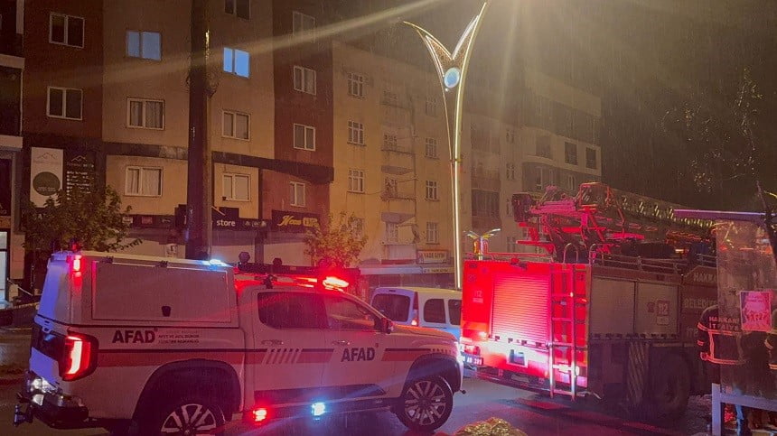 HAKKÂRİ’DE YAPIMI DEVAM EDEN TOPLUM SAĞLIĞI MERKEZİ’NİN TEMEL KAZISI SONRASI MEYDANA GELEN ZEMİN...