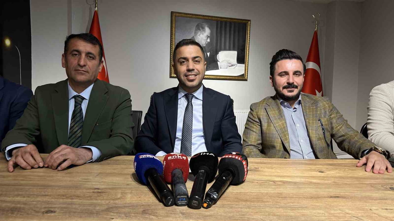 HAKKARİ VE İLÇELERİNDEKİ ŞEHİT AİLELERİ İLE GAZİLERİ BİR ÇATI ALTINDA TOPLAMAYI HEDEFLEYEN...