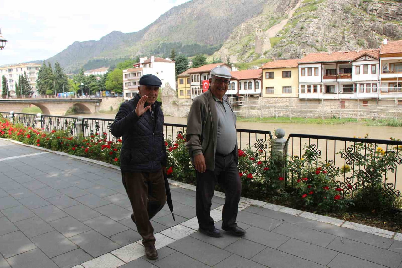 HALİS AYDIN (SAĞDA) VE KAYGUSUZ KÖSE (SOLDA)