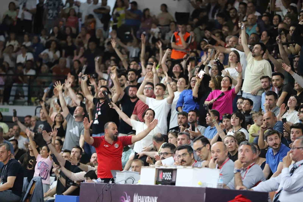 HALKBANK TÜRKİYE KADINLAR BASKETBOL LİGİ (TKBL) PLAY-OFF FİNAL SERİSİNDE MÜCADELE EDEN TURGUTLU...