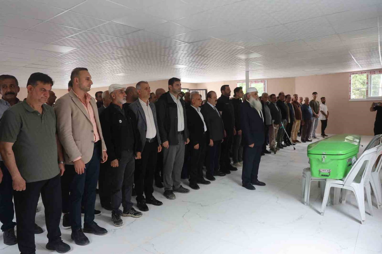 HATAY'DA SEL SULARINA KAPILARAK HAYATINI KAYBEDEN 62 YAŞINDAKİ ŞAHUT KİMYONOK, KILINAN CENAZE...