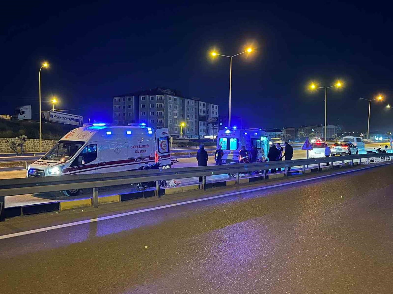 HATAY’DA 2 MOTOSİKLETİN ÇARPIŞTIĞI KAZADA ARAÇ SÜRÜCÜLERİ YARALANDI.