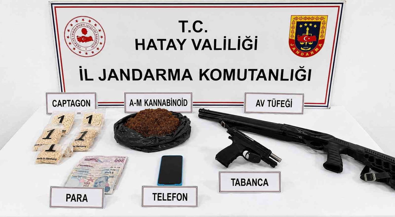 HATAY’DA JANDARMA EKİPLERİ TARAFINDAN UYUŞTURUCU TACİRİNE YÖNELİK GERÇEKLEŞTİRİLEN OPERASYONUNDA...