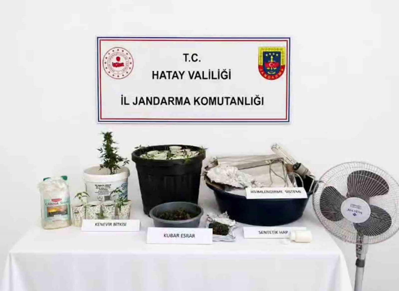 HATAY’DA JANDARMA EKİPLERİ TARAFINDAN YAPILAN ÇALIŞMALARDA EVİNİN İÇERİSİNE İKLİMLENDİRME SİSTEMİ...
